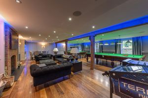 Photo 19- click for photo gallery